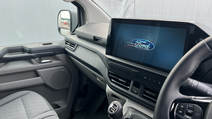 Ford Transit Custom 280 L2 Diesel Fwd 2.0 EcoBlue 136ps H1 Van Limited - Image 14